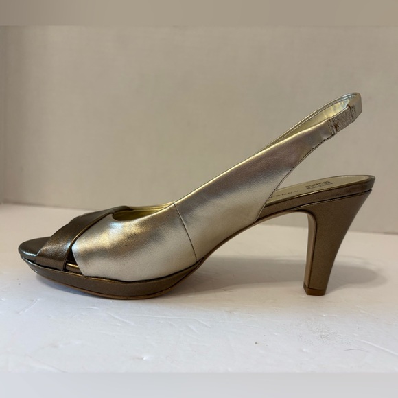 Anne Klein bronze & gold slingback open toe heel sandals size 9 M - Picture 2 of 10